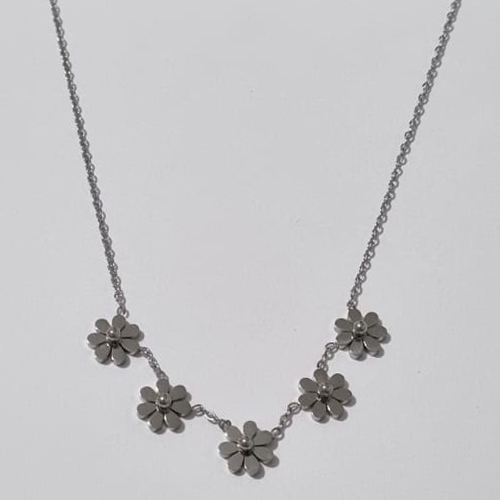 GARGANTILHA EM AÇO INOXIDÁVEL CORRENTE 42CM COM FLORES 9MM + EXTENSOR FECHO LAGOSTA ACGG000149