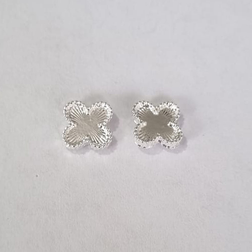 BRINCO FOLHEADO A PRATA COM 50 MILÉSIMOS + VERNIZ DIAMOND TREVO 9MM PRBR000650