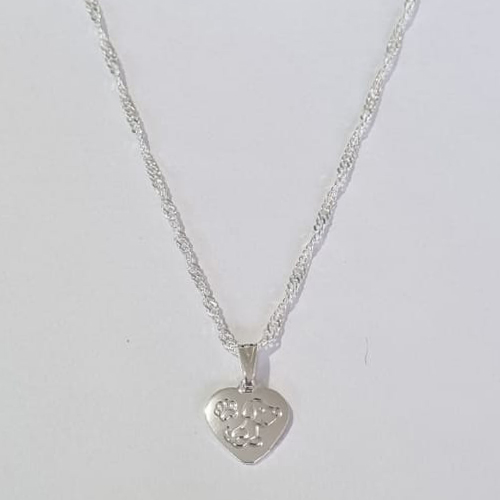 GARGANTILHA FOLHEADA A PRATA COM 50 MILÉSIMOS + VERNIZ DIAMOND 45CM CORRENTE SINGAPURA CORAÇÃO COM PET 10MM PRGG000945