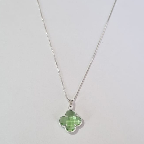 GARGANTILHA FOLHEADA A PRATA COM 50 MILÉSIMOS + VERNIZ DIAMOND 45CM CORRENTE VENEZIANA TREVO VERDE VIDRO 13MM PRGG000960