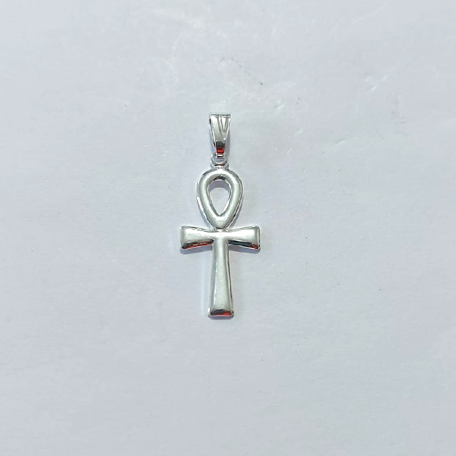 PINGENTE FOLHEADO A PRATA COM 50 MILÉSIMOS + VERNIZ DIAMOND CRUZ EGÌPCIA 9X20MM PRPG000027