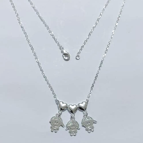 GARGANTILHA FOLHEADA A PRATA COM 50 MILÉSIMOS + VERNIZ DIAMOND CORRENTE CADEADO CANGA CORAÇÃO 2 MENINO E 1 MENINA 22MM PRGG000991