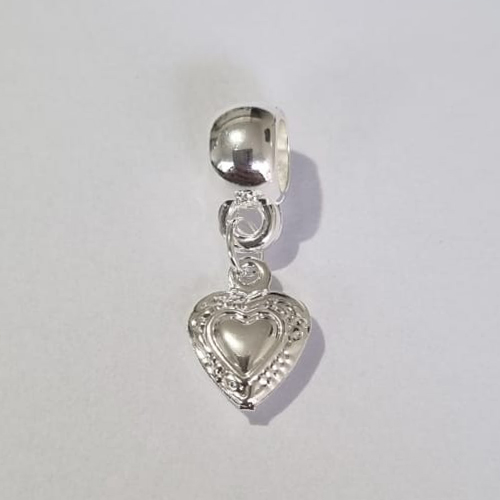 BERLOQUE  FOLHEADO A PRATA COM 50 MILÉSIMOS + VERNIZ DIAMOND MINI CORAÇÃO DESENHADO 9MM (UNIDADE) PRBQ000118