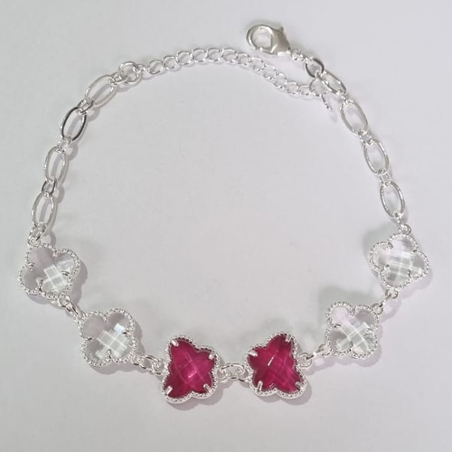 PULSEIRA FOLHEADA A PRATA COM 50 MILÉSIMOS + VERNIZ DIAMOND 17CM COM 4 TREVO DE VIDRO TRANSPARENTE  E 2 BORBOLETAS DE VIDRO ROSA 12MM + EXTENSOR FECHO LAGOSTA PRPS000662
