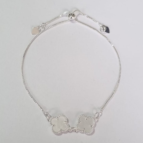 PULSEIRA FOLHEADA A PRATA COM 50 MILÉSIMOS + VERNIZ DIAMOND AJUSTÁVEL COM TREVO BRANCO 10MM PRPS000665