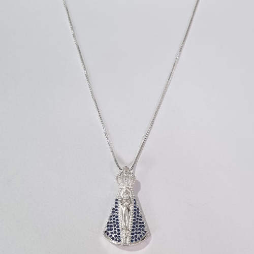 GARGANTILHA FOLHEADA A PRATA COM 50 MILÉSIMOS + VERNIZ DIAMOND CORRENTE VENEZIANA 45CM PINGENTE NOSSA SRA APARECIDA COM MICRO ZIRCÔNIAS 16X29MM PRGG001026