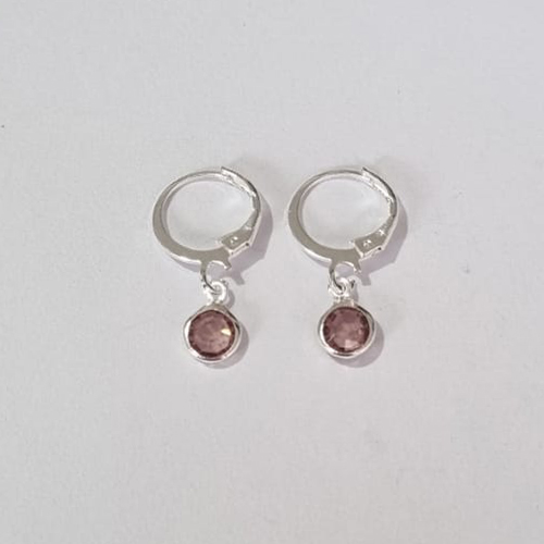 BRINCO FOLHEADO A PRATA COM 50 MILÉSIMOS + VERNIZ DIAMOND ARGOLA DE PRESSÃO PEDRA CRISTAL ROSÉ REDONDA 6MM PRBR000777