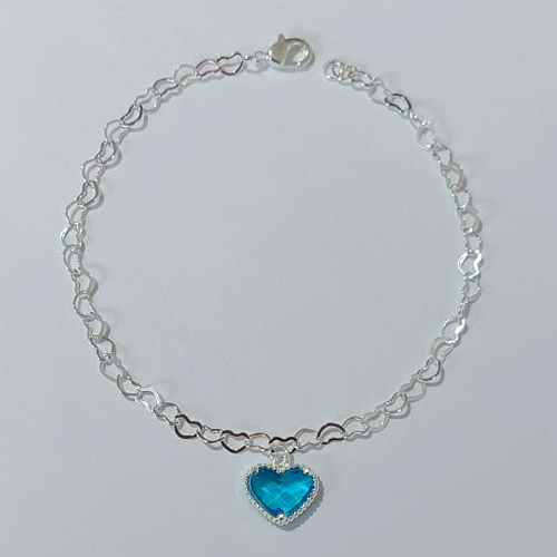 PULSEIRA FOLHEADA A PRATA COM 50 MILÉSIMOS + VERNIZ DIAMOND - PULSEIRA 18CM CORRENTE CORAÇÃO COM CORAÇÃO DE VIDRO AZUL 10MM -PRPS000754