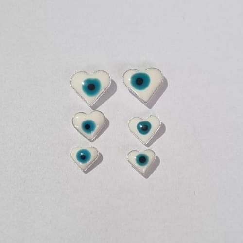 TRIO DE BRINCO FOLHEADO A PRATA COM 50 MILÉSIMOS + VERNIZ DIAMOND OLHO GREGO FORMATO CORAÇÃO 10/8/6MM PRBR000793