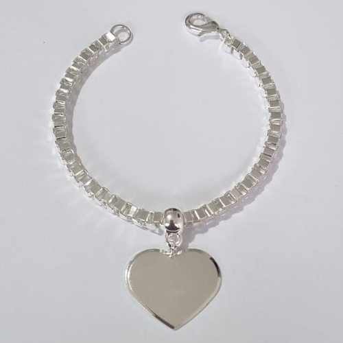 PULSEIRA FOLHEADA A PRATA COM 50 MILÉSIMOS + VERNIZ DIAMOND 17CM PINGENTE CORAÇÃO LISO 25MM FECHO LAGOSTA PRPS000783