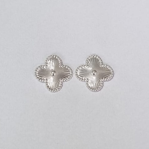 BRINCO FOLHEADO A PRATA COM 50 MILÉSIMOS + VERNIZ DIAMOND TREVO 13MM PRBR000805
