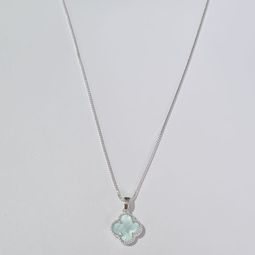 GARGANTILHA FOLHEADA A PRATA COM 50 MILÉSIMOS + VERNIZ DIAMOND CORRENTE VENEZIANA 45CM PINGENTE TREVO VERDE 10MM PRGG001057