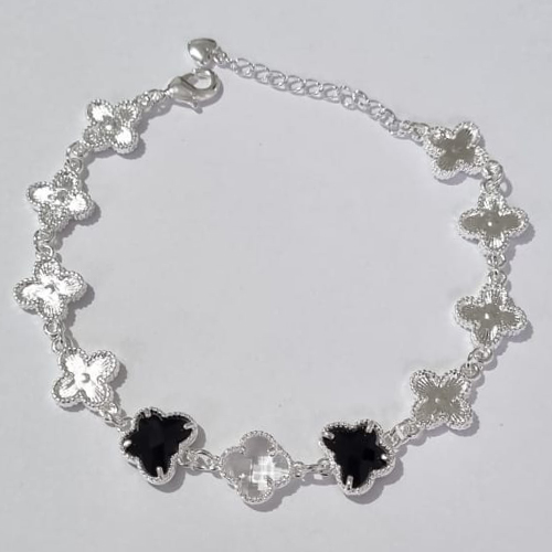 PULSEIRA FOLHEADA A PRATA COM 50 MILÉSIMOS + VERNIZ DIAMOND 18CM BORBOLETA DE VIDRO PRETA 11MM E TREVO PRATA 10MM FECHO LAGOSTA + EXTENSOR PRPS000853