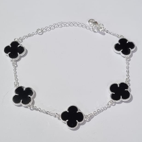 PULSEIRA FOLHEADA A PRATA COM 50 MILÉSIMOS + VERNIZ DIAMOND 18CM TREVO PRETO 13MM + EXTENSOR PRPS000867