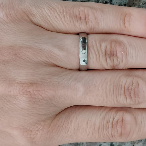 ALIANÇA EM AÇO INOXIDÁVEL 316L COM MICRO ZIRCÔNIA 4MM (VALOR UNITÁRIO) ACAL000024