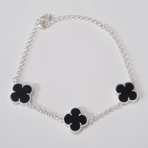 PULSEIRA FOLHEADA A PRATA COM 50 MILÉSIMOS + VERNIZ DIAMOND 18CM TREVO PRETO 13MM FECHO LAGOSTA + EXTENSOR PRPS000877