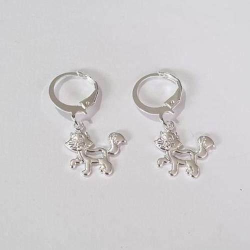 BRINCO FOLHEADO A PRATA COM 50 MILÉSIMOS + VERNIZ DIAMOND ARGOLA DE PRESSÃO PET GATINHO 13MM PRBR000839