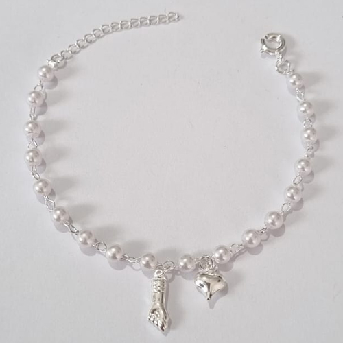 PULSEIRA FOLHEADA A PRATA COM 50 MILÉSIMOS + VERNIZ DIAMOND INFANTIL 13CM + EXTENSOR - PULSEIRA COM BOLINHAS, CORAÇÃO E FIGA PRPS000894