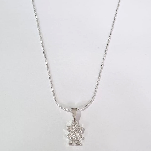 GARGANTILHA FOLHEADA A PRATA COM 50 MILÉSIMOS + VERNIZ DIAMOND CORRENTE L11 45CM COM PINGENTE MENINA CRAVEJADA EM MICRO ZIRCÔNIAS 12MM + EXTENSOR FECHO LAGOSTA PRGG001073