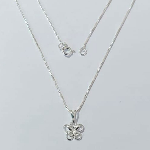 GARGANTILHA FOLHEADA A PRATA COM 50 MILÉSIMOS + VERNIZ DIAMOND CORRENTE VENEZIANA COM PINGENTE BORBOLETA 10MM FECHO LAGOSTA PRGG001250A