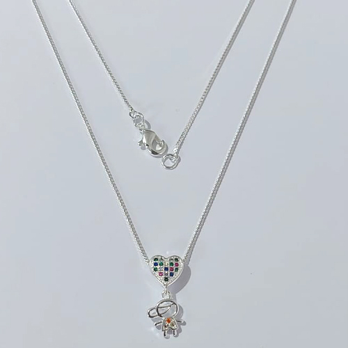 GARGANTILHA FOLHEADA A PRATA COM 50 MILÉSIMOS + VERNIZ DIAMOND CORRENTE VENEZIANA 45CM COM BASE E PINGENTE MENINO CRAVEJADO EM MICRO ZIRCÔNIAS CRISTAIS 18MM PRGG001103