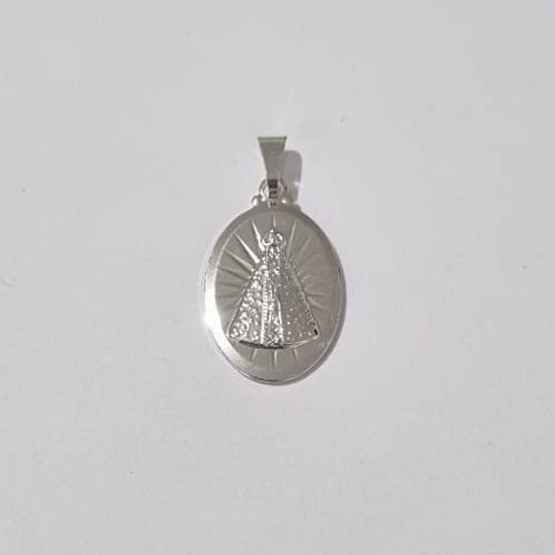 PINGENTE FOLHEADO A PRATA COM 50 MILÉSIMOS + VERNIZ DIAMOND PINGENTE MEDALHA OVAL NOSSA SRA APARECIDA 14X18MM PRPG000047