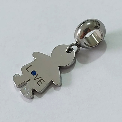 BERLOQUE EM AÇO INOXIDÁVEL 316L PINGENTE MENINO COM PALAVRA LOVE E PEDRA EM ZIRCÔNIA AZUL 10X15MM ACBQ000008