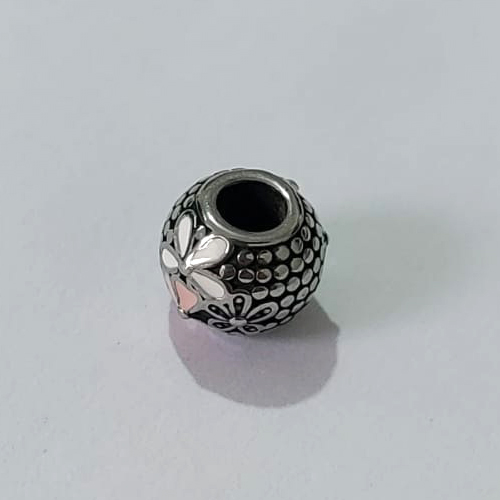 BERLOQUE EM AÇO INOXIDÁVEL 316L REDONDO COM FLORES 9X10MM ACBQ000016