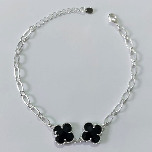 PULSEIRA FOLHEADA A PRATA COM 50 MILÉSIMOS + VERNIZ DIAMOND 18CM TREVO PRETO DE VIDRO 13MM+ EXTENSOR PRPS000922