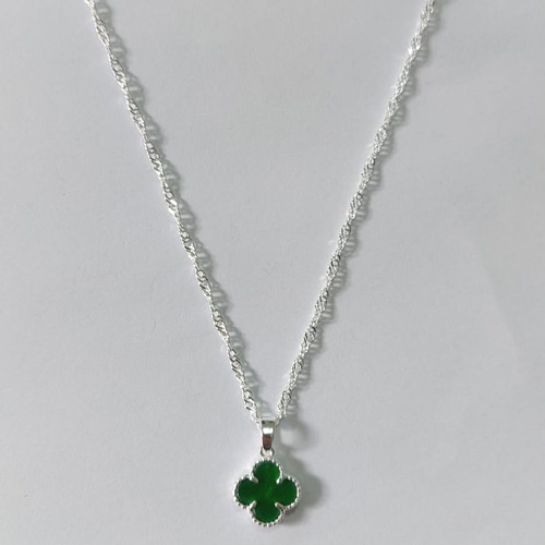 GARGANTILHA FOLHEADA A PRATA COM 50 MILÉSIMOS + VERNIZ DIAMOND CORRENTE SINGAPURA 45CM TREVO VERDE 10MM PRGG001125