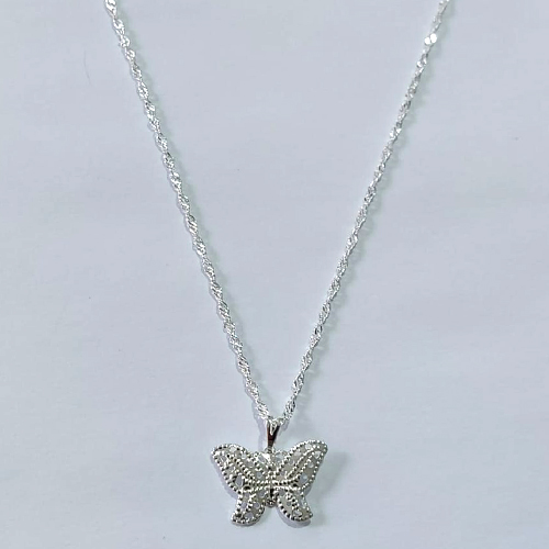 GARGANTILHA FOLHEADA A PRATA COM 50 MILÉSIMOS + VERNIZ DIAMOND CORRENTE SINGAPURA 45CM PINGENTE BORBOLETA VAZADA 22MM PRGG001139