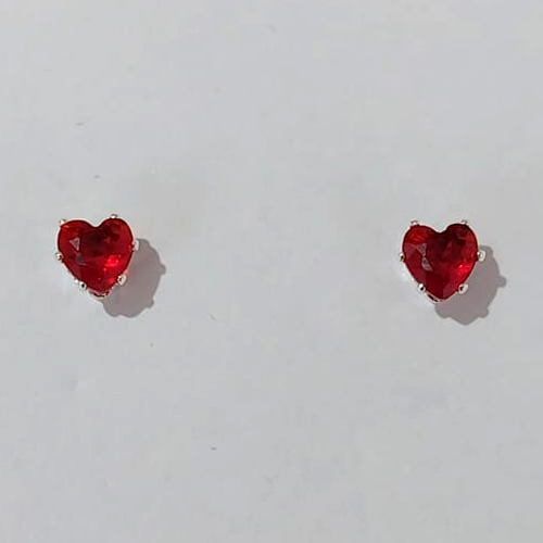BRINCO FOLHEADO A PRATA COM 50 MILÉSIMOS + VERNIZ DIAMOND ZIRCÔNIA VERMELHO FORMATO CORAÇÃO 7MM PRBR000902