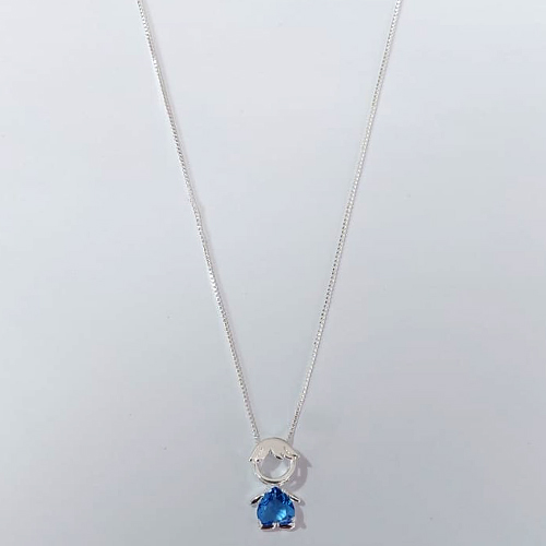 GARGANTILHA FOLHEADA A PRATA COM 50 MILÉSIMOS + VERNIZ DIAMOND CORRENTE SINGAPURA 42CM PINGENTE MENINO COM ZIRCÔNIA AZUL 8MM FECHO LAGOSTA PRGG001193