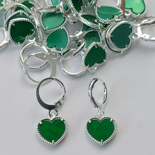 BRINCO FOLHEADO A PRATA COM 50 MILÉSIMOS + VERNIZ DIAMOND ARGOLA DE PRESSÃO CORAÇÃO VERDE 10MM(PRA374) PRBR000939