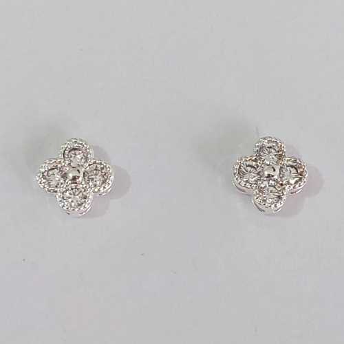 BRINCO FOLHEADO A PRATA COM 50 MILÉSIMOS + VERNIZ DIAMOND BRINCO PINO TREVO COM ZIRCÔNIAS CRISTAIS 7MM PRBR000948