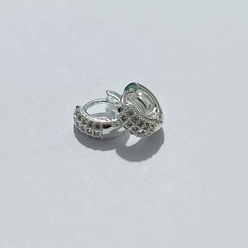 BRINCO FOLHEADO A PRATA COM 50 MILÉSIMOS + VERNIZ DIAMOND ARGOLA COM 3 FILEIRAS DE MICRO ZIRCÔNIAS 10MM PRBR000958