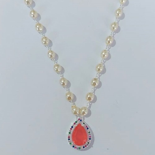 GARGANTILHA FOLHEADA A PRATA COM 50 MILÉSIMOS + VERNIZ DIAMOND CORRENTE PÉROLAS 45CM + EXTENSOR PINGENTE ZIRCÔNIA ROSA TODA CRAVEJADA COM MICRO ZIRCÔNIAS 15X20MM PRGG001262