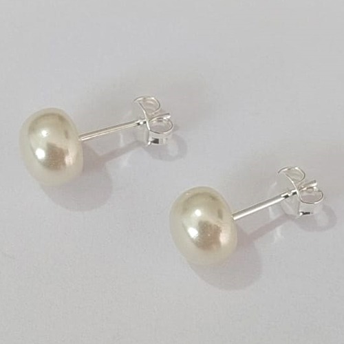 BRINCO FOLHEADO A PRATA COM 50 MILÉSIMOS + VERNIZ DIAMOND PINO PÉROLA 7MM PRBR001010
