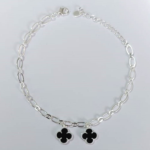 PULSEIRA FOLHEADA A PRATA COM 50 MILÉSIMOS + VERNIZ DIAMOND 18CM TREVOS PRETOS 10MM + EXTENSOR PRPS000991