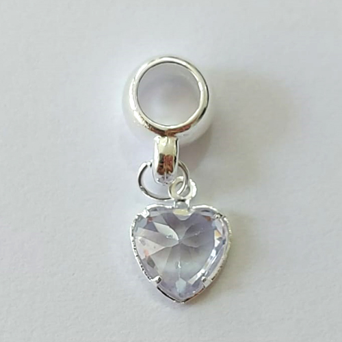 BERLOQUE FOLHEADO A PRATA COM 50 MILÉSIMOS + VERNIZ DIAMOND ZIRCÔNIA FORMATO CORAÇÃO 8MM (UNIDADE) PRBQ000158