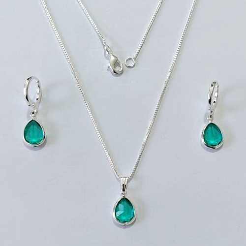 CONJUNTO FOLHEADO A PRATA COM 50 MILÉSIMOS + VERNIZ DIAMOND CORRENTE VENEZIANA 45CM PINGENTE E BRINCO COM ARGOLA DE PRESSÃO ZIRCÔNIA VERDE 8MM PRCJ000100