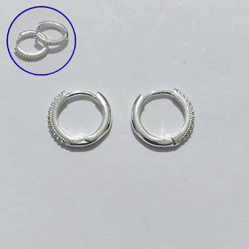 BRINCO FOLHEADO A PRATA COM 50 MILÉSIMOS + VERNIZ DIAMOND ARGOLA REDONDA COM 1 FILEIRA DE MICRO ZIRCÔNIAS 14MM PRBR001047