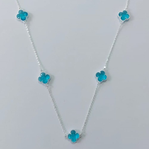 GARGANTILHA FOLHEADA A PRATA COM 50 MILÉSIMOS + VERNIZ DIAMOND CORRENTE 50CM TREVO AZUL CLARO 13MM PRGG001307