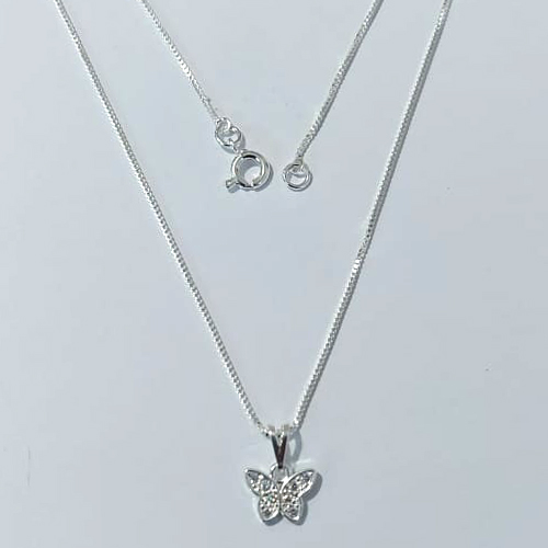 GARGANTILHA FOLHEADA A PRATA COM 50 MILÉSIMOS + VERNIZ DIAMOND CORRENTE VENEZIANA COM PINGENTE BORBOLETA COM MICRO ZIRCÔNIAS 10MM PRGG001317