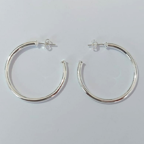 BRINCO FOLHEADO A PRATA COM 50 MILÉSIMOS + VERNIZ DIAMOND ARGOLA 39MM LARGURA 3MM PRBR001055