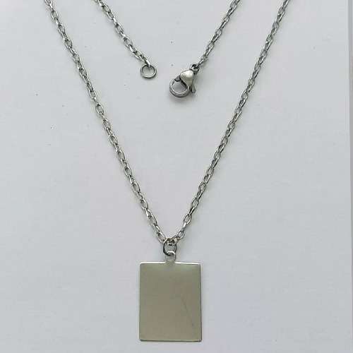 GARGANTILHA EM AÇO INOXIDÁVEL - GARGANTILHA COM PINGENTE RETANGULAR PARA GRAVAÇÃO 15X19MM - TAMANHO: 50CM - FECHO LAGOSTA - COMPOSIÇÃO: AÇO INOXIDÁVEL (ACO1203) ACGG000188