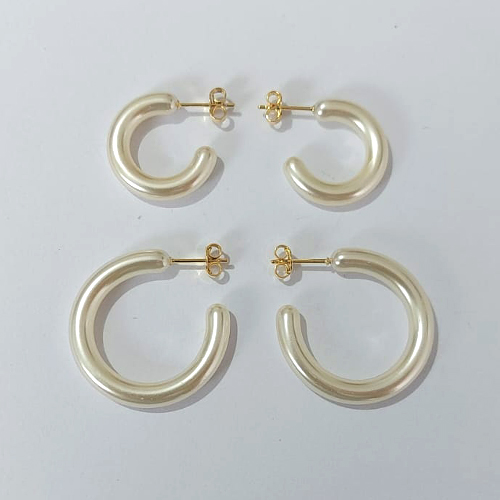 BRINCO FOLHEADO A OURO - BANHADO COM 5 MILÉSIMOS + VERNIZ DIAMOND -  BRINCO DE DUO ARGOLA EM PÉROLA 27/20MM - (OURO096) OUBR000144