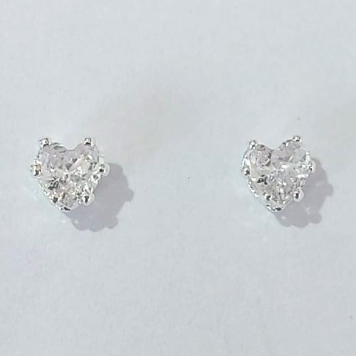 BRINCO FOLHEADO A PRATA COM 50 MILÉSIMOS + VERNIZ DIAMOND ZIRCÔNIA CRISTAL FORMATO CORAÇÃO 6MM PRBR001070