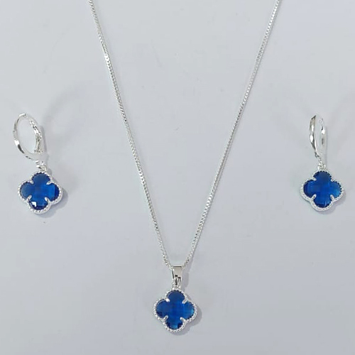 CONJUNTO FOLHEADO A PRATA COM 50 MILÉSIMOS  + VERNIZ DIAMOND CORRENTE 45CM PINGENTE E BRINCOS ARGOLA DE PRESSÃO TREVO AZUL ESCURO VIDRO 10MM PRCJ000121