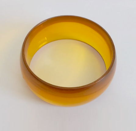 BRACELETE EM ACRÍLICO AMARELO (TAMANHO 7CM/LARGURA 3CM ) PRBJ000003